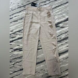 🔥50% Off Sale! Prices As Marked🔥Ruffle Out Pant❤️‍🔥
